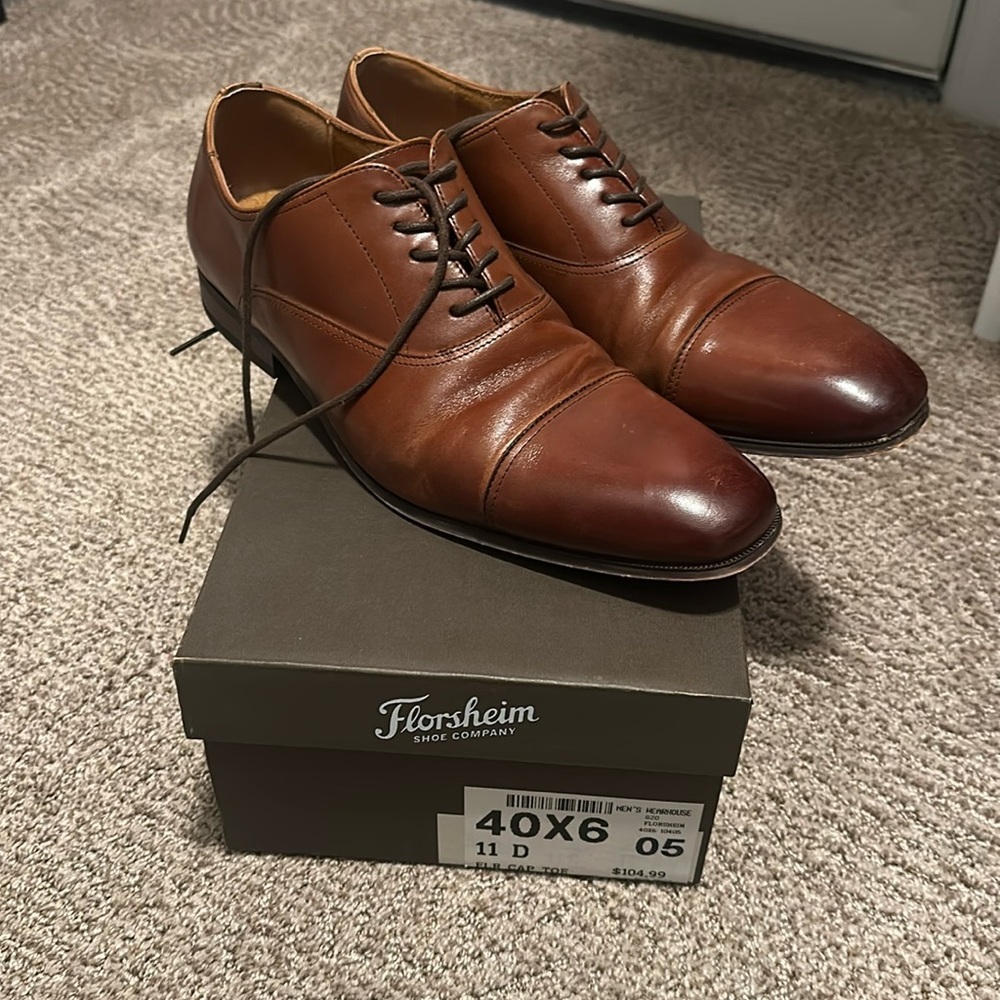 Men's size 11 Florshein dress shoes